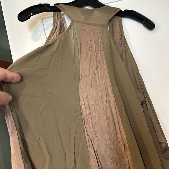 Tan Flowy Sheer Top- sz XL -New - Picture 5 of 9